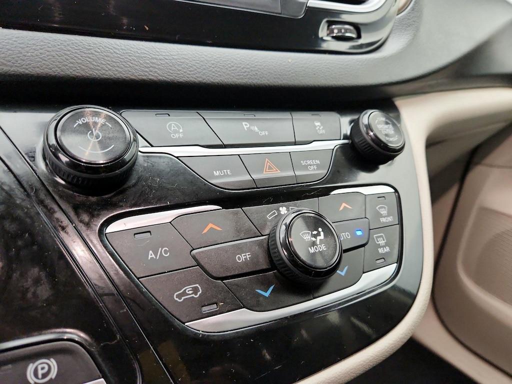 used 2018 Chrysler Pacifica car, priced at $25,998