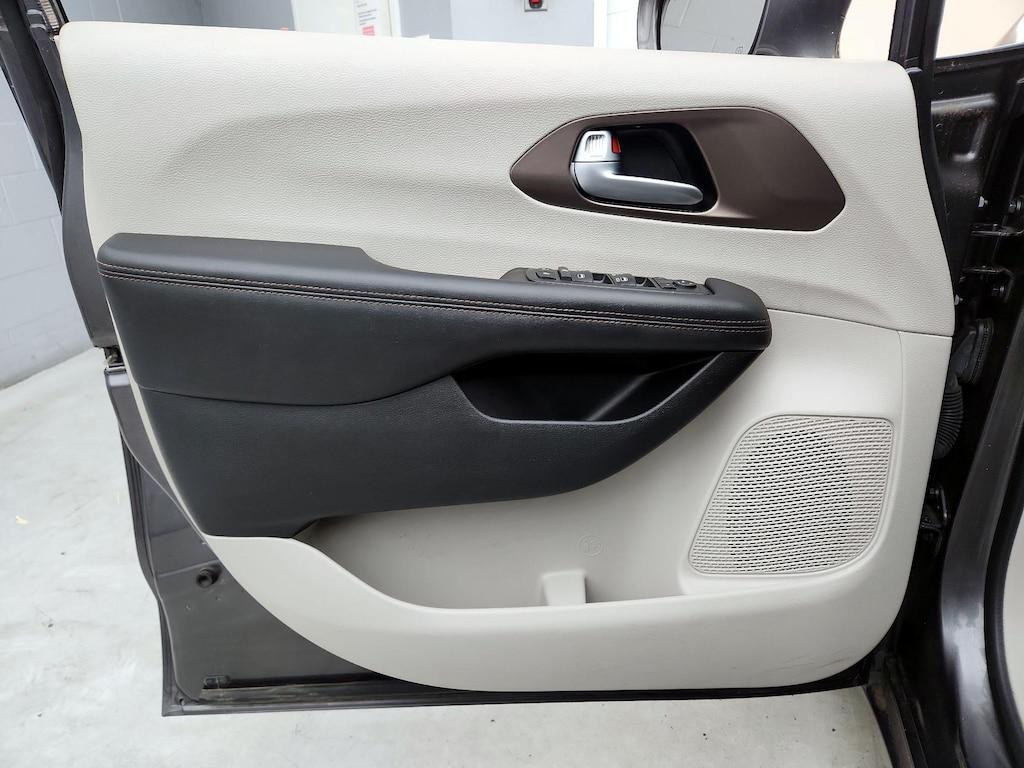 used 2018 Chrysler Pacifica car, priced at $25,998