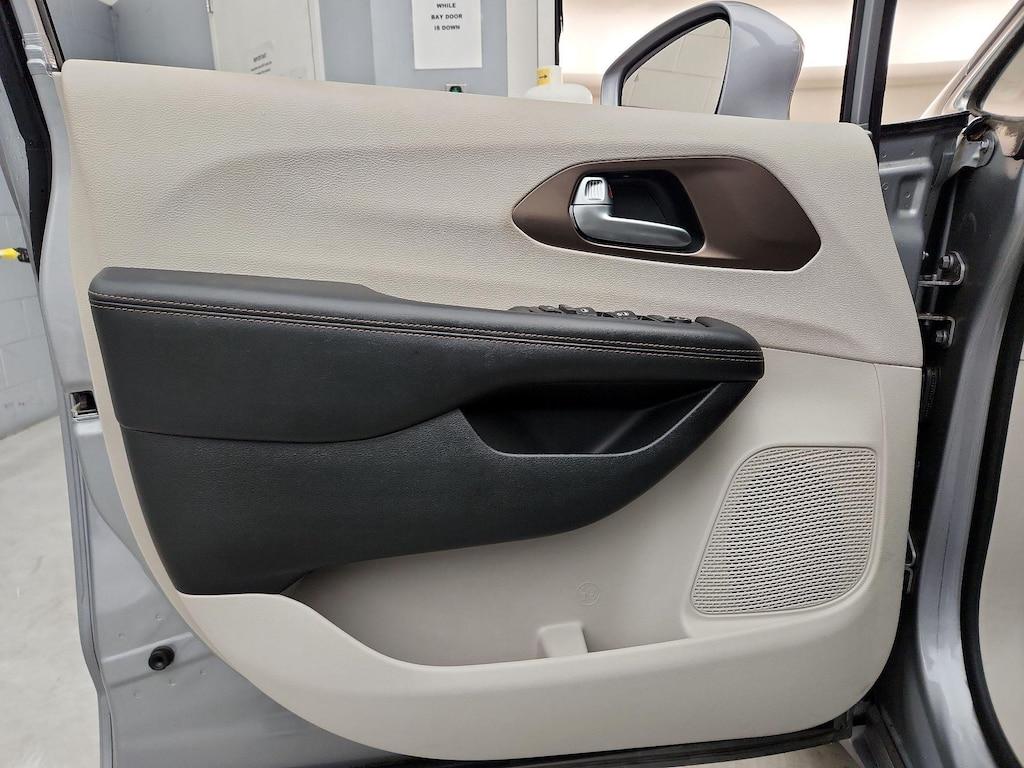 used 2018 Chrysler Pacifica car, priced at $26,998