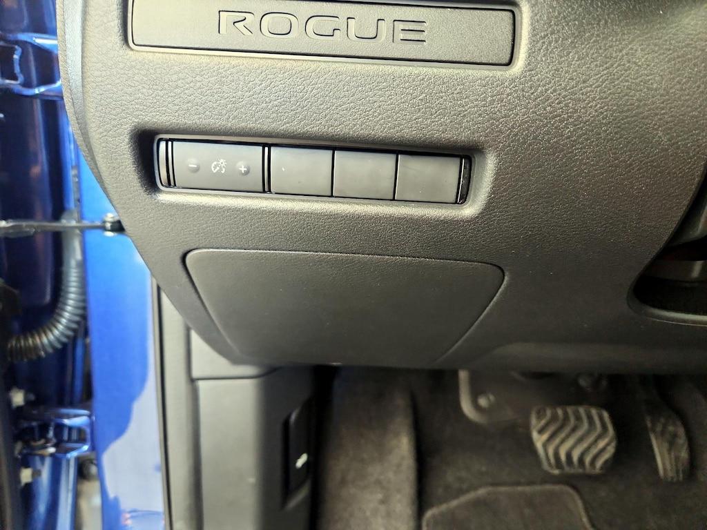used 2022 Nissan Rogue car, priced at $24,998