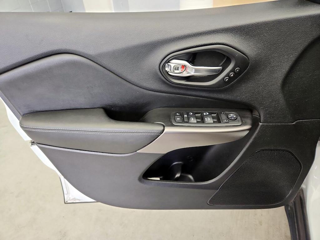 used 2019 Jeep Cherokee car, priced at $18,998