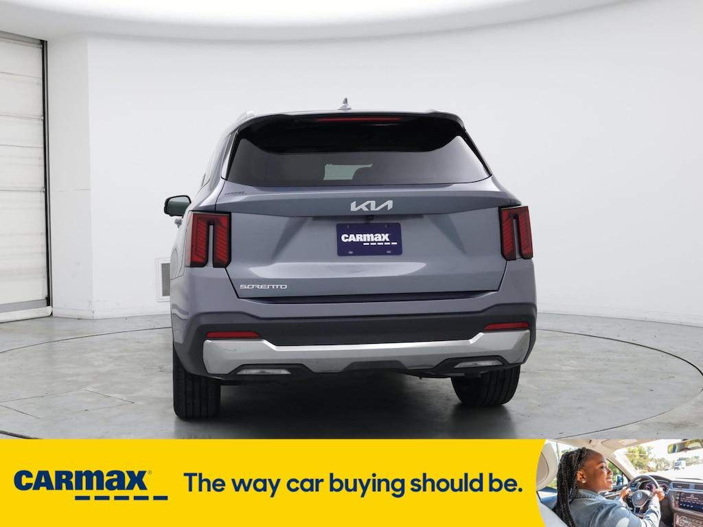 used 2025 Kia Sorento car, priced at $38,998