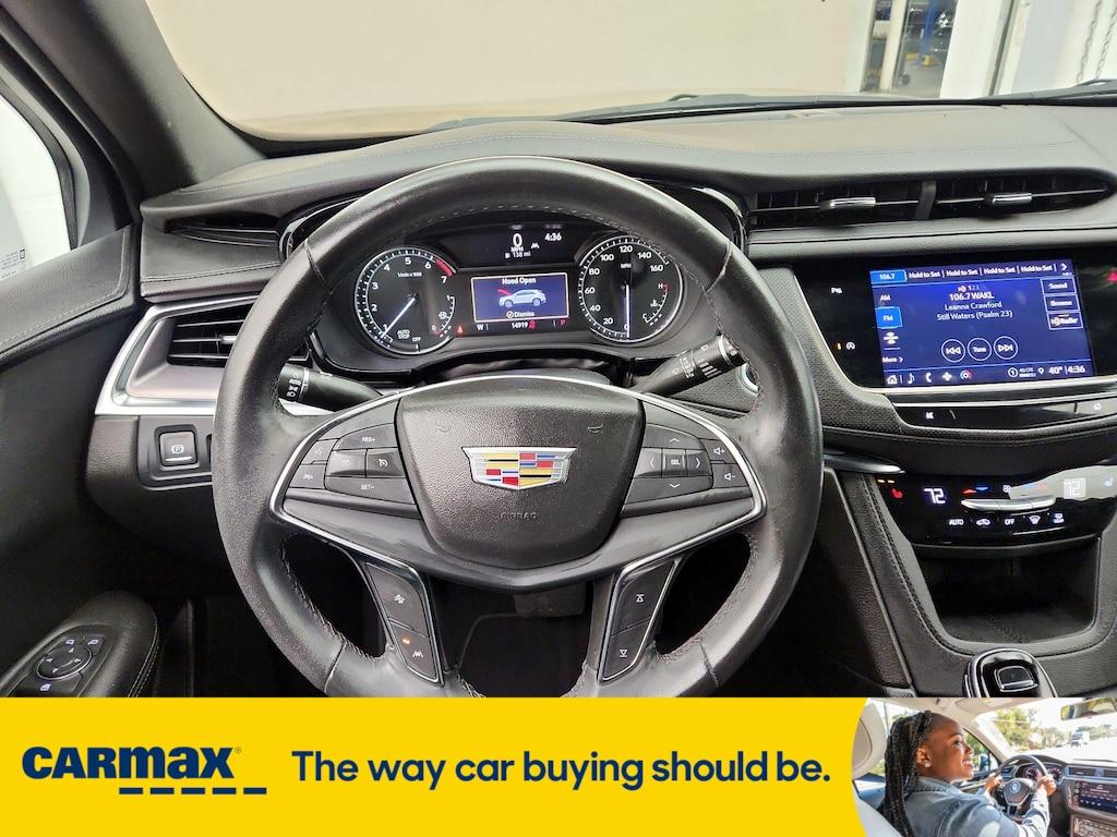 used 2022 Cadillac XT5 car, priced at $29,998