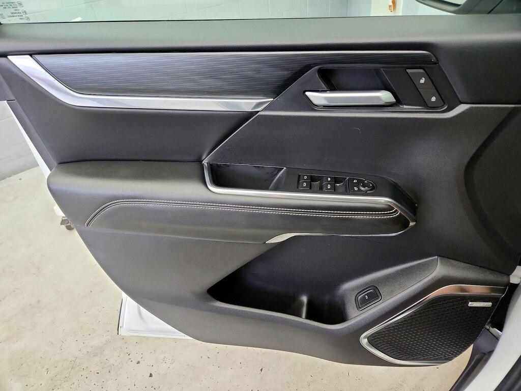 used 2025 GMC Acadia car, priced at $35,998