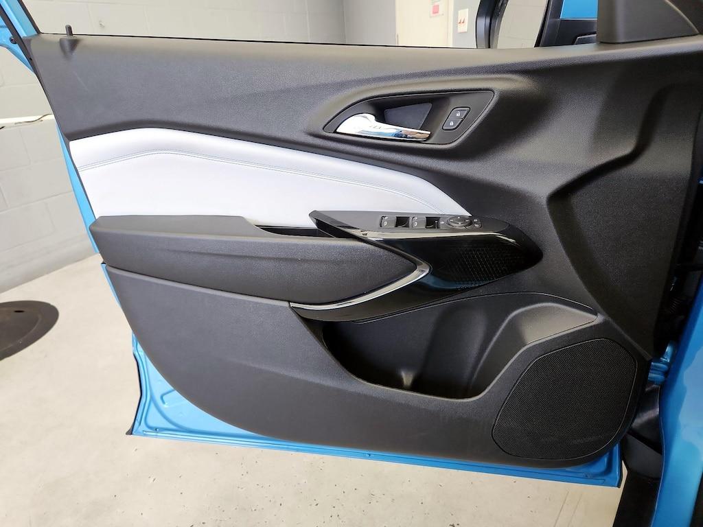 used 2025 Chevrolet Trax car, priced at $24,998