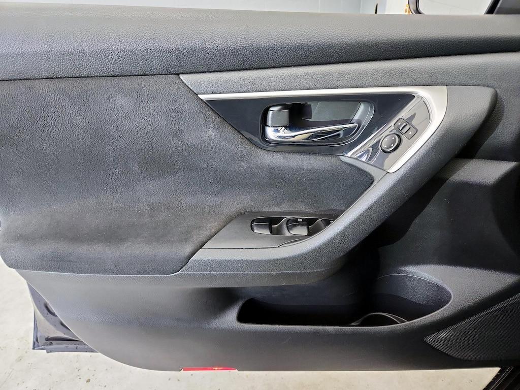 used 2014 Nissan Altima car, priced at $12,998