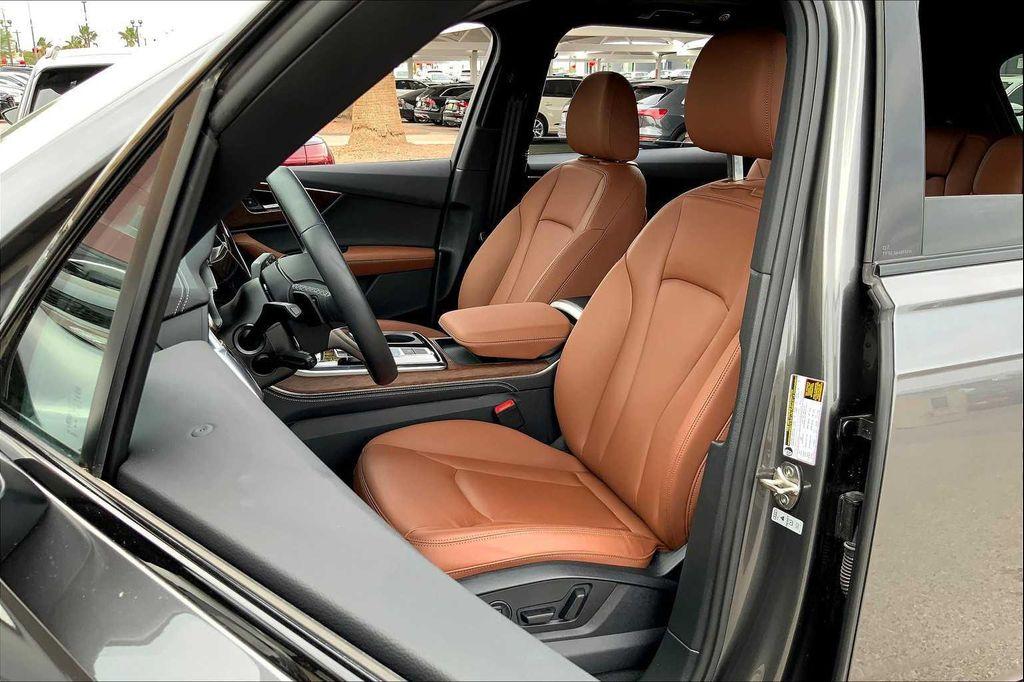 used 2025 Audi Q7 car, priced at $53,150