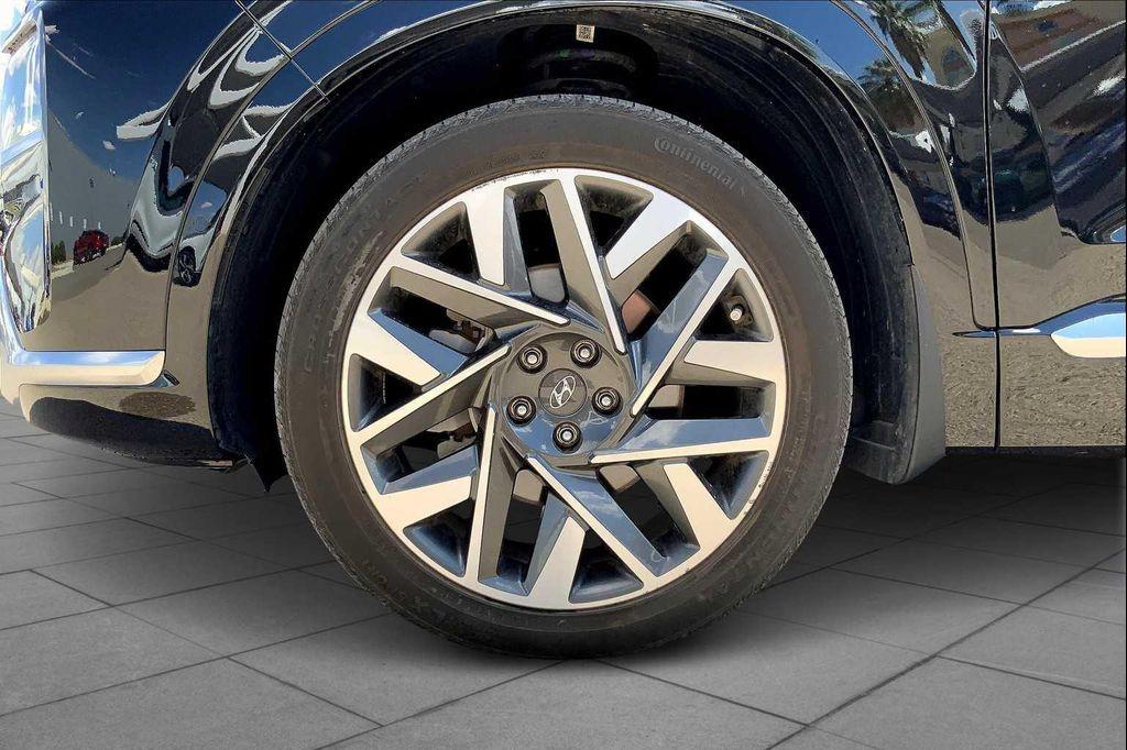 used 2023 Hyundai Santa Fe car, priced at $28,945