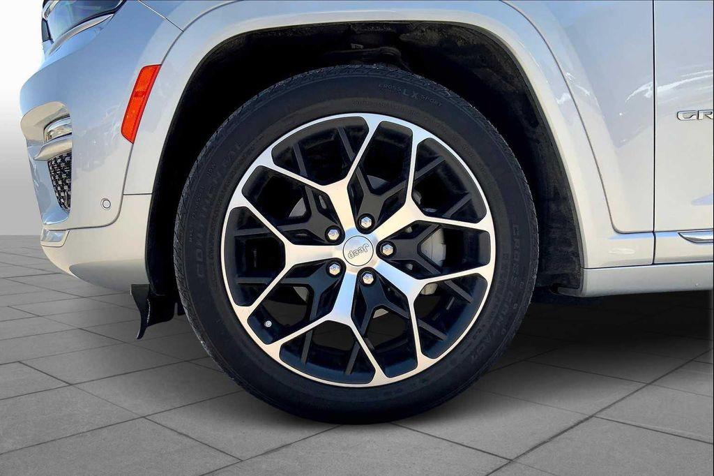 used 2024 Jeep Grand Cherokee car, priced at $49,995