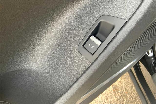 new 2025 Audi Q7 car, priced at $79,005