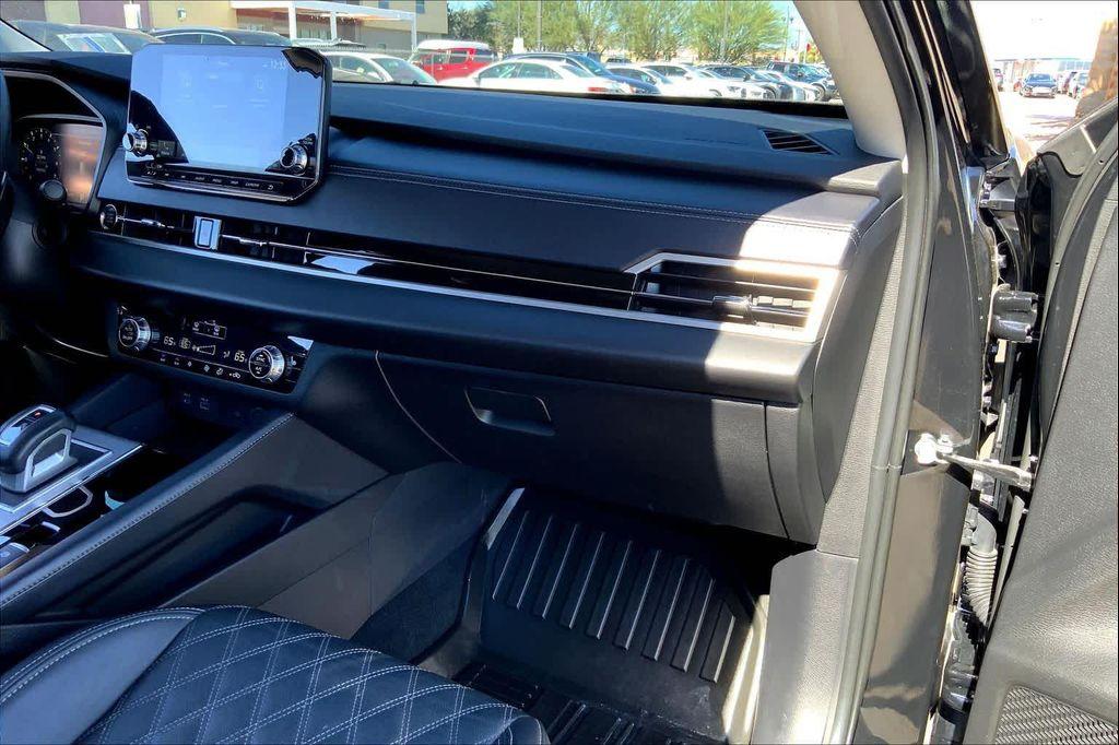 used 2024 Mitsubishi Outlander car, priced at $27,219