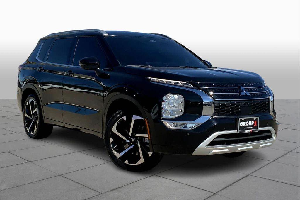 used 2024 Mitsubishi Outlander car, priced at $27,219
