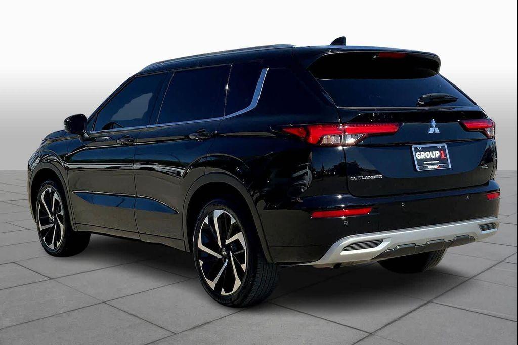 used 2024 Mitsubishi Outlander car, priced at $27,219