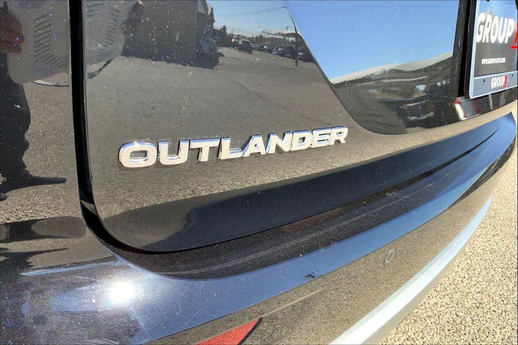 used 2024 Mitsubishi Outlander car, priced at $27,219