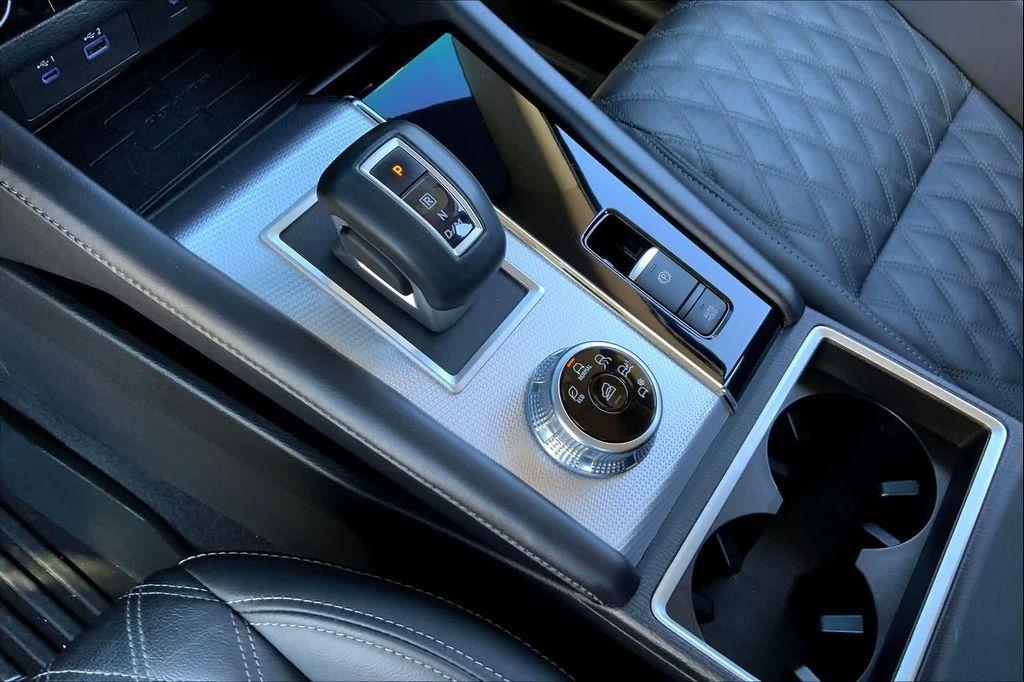 used 2024 Mitsubishi Outlander car, priced at $27,219