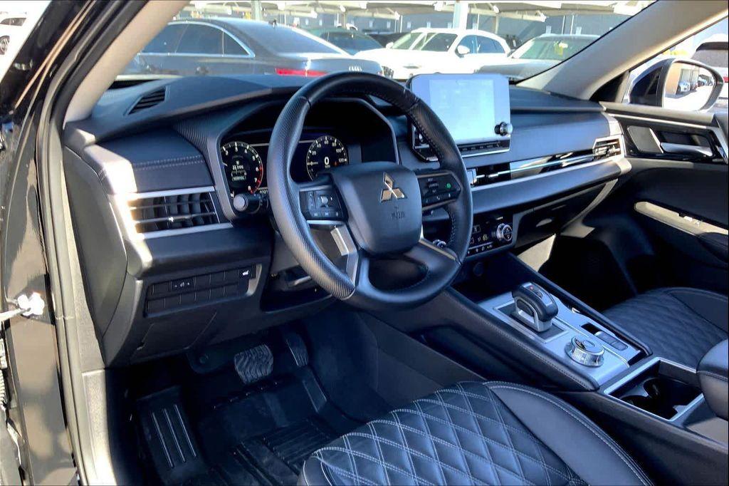 used 2024 Mitsubishi Outlander car, priced at $27,219