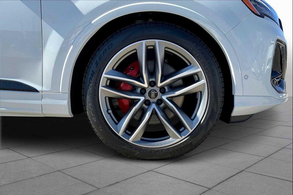 new 2026 Audi Q7 car, priced at $83,590