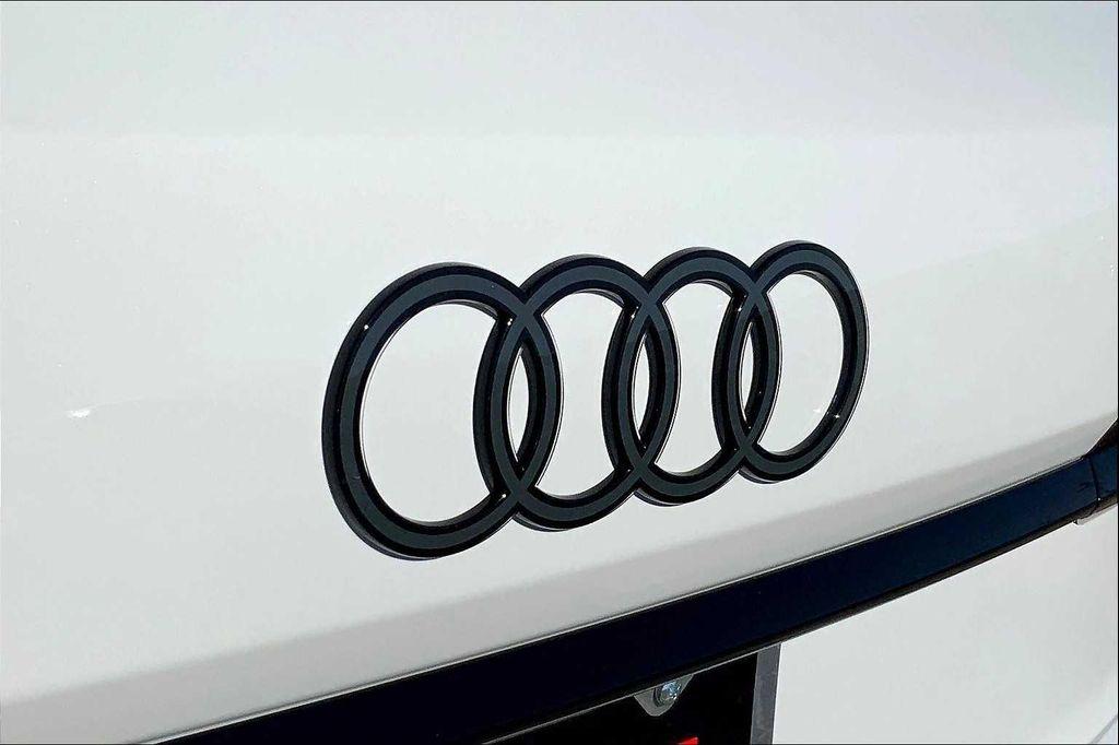 new 2026 Audi Q7 car, priced at $83,590