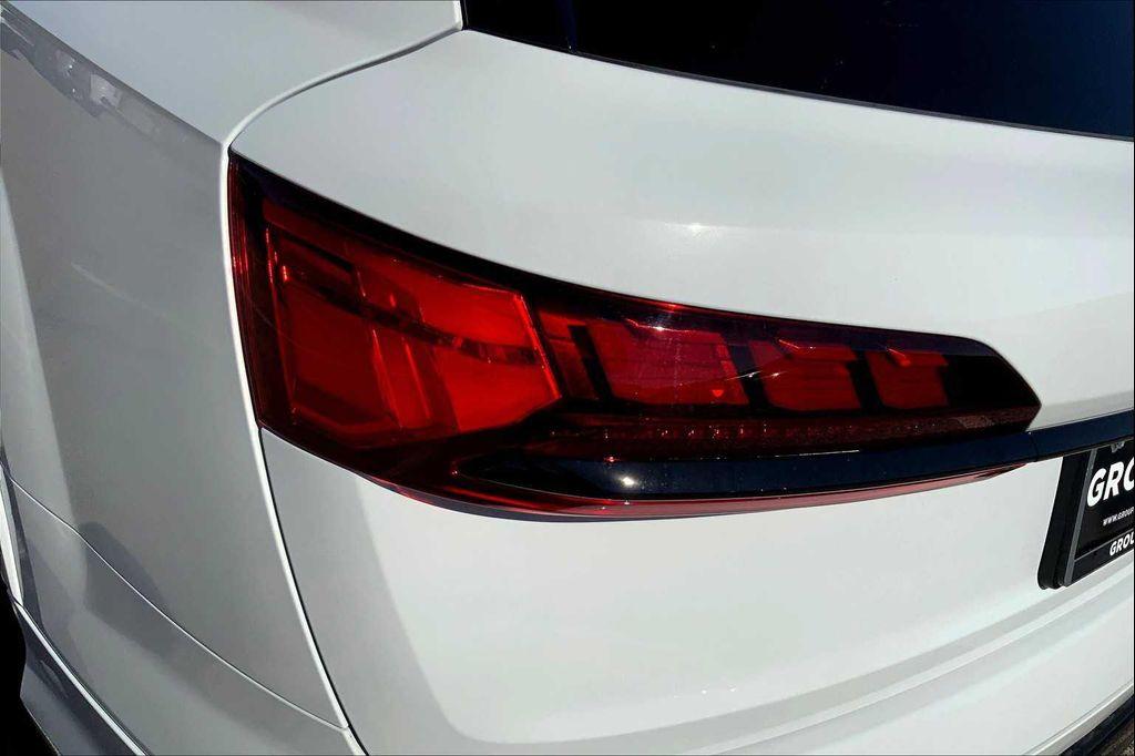 new 2026 Audi Q7 car, priced at $83,590