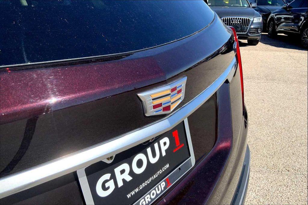 used 2021 Cadillac XT5 car, priced at $28,920