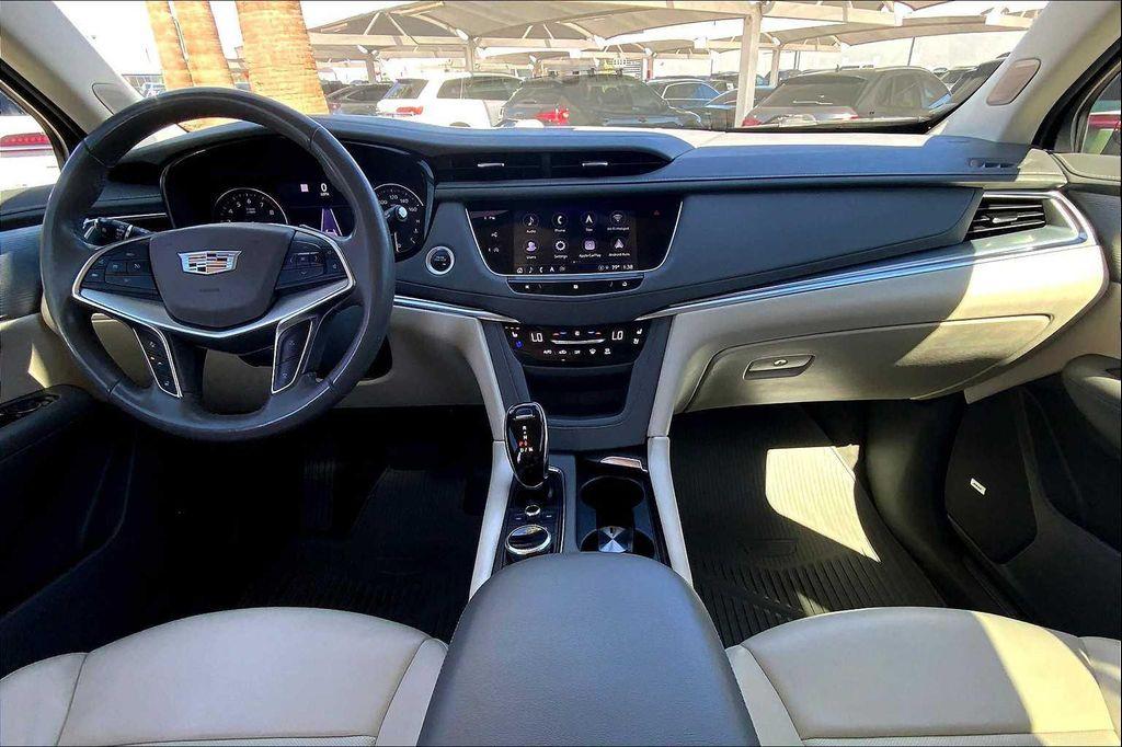 used 2021 Cadillac XT5 car, priced at $28,920