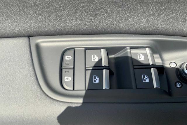 new 2025 Audi Q7 car, priced at $78,860