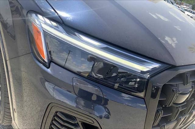 new 2025 Audi Q7 car, priced at $78,860