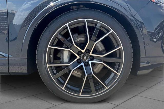 new 2025 Audi Q7 car, priced at $78,860
