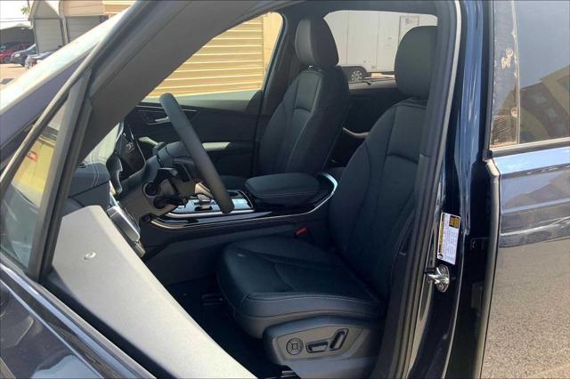new 2025 Audi Q7 car, priced at $78,860