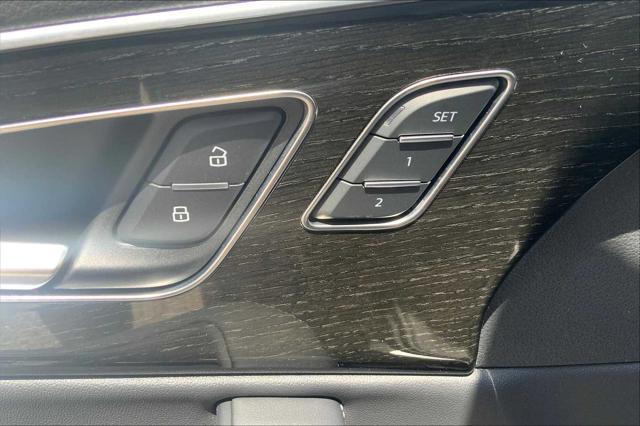 new 2025 Audi Q7 car, priced at $78,860