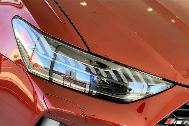 new 2025 Audi RS 6 Avant car, priced at $146,865