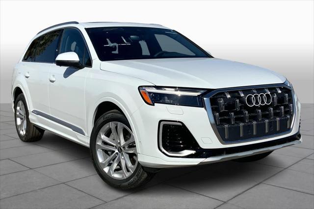 new 2025 Audi Q7 car, priced at $76,295