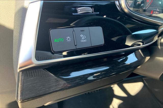 new 2025 Audi Q7 car, priced at $76,295