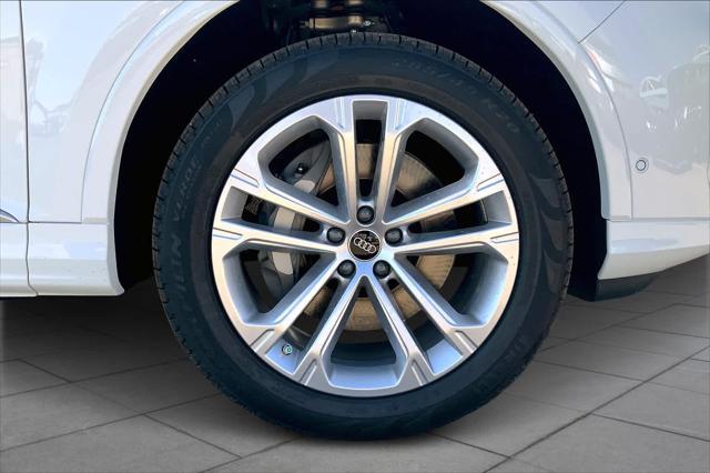 new 2025 Audi Q7 car, priced at $76,295