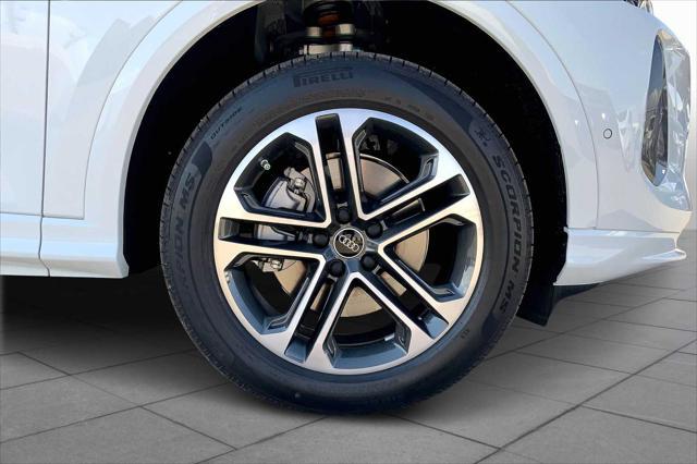 new 2025 Audi Q5 car, priced at $59,640