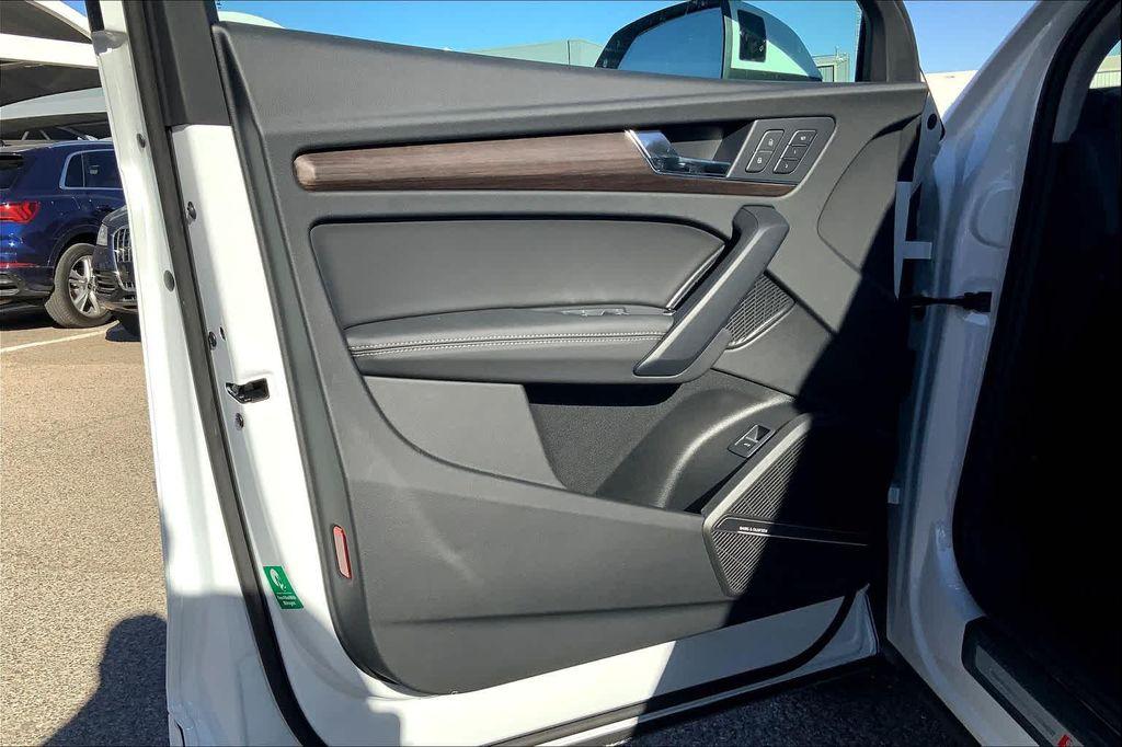 new 2025 Audi Q5 car, priced at $58,085