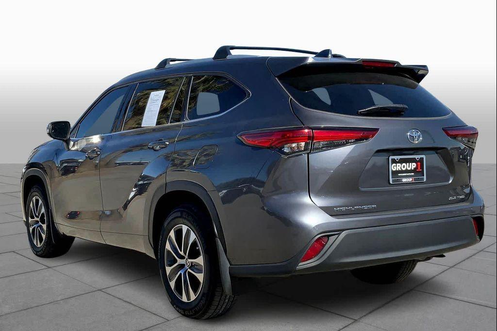 used 2022 Toyota Highlander car, priced at $35,760