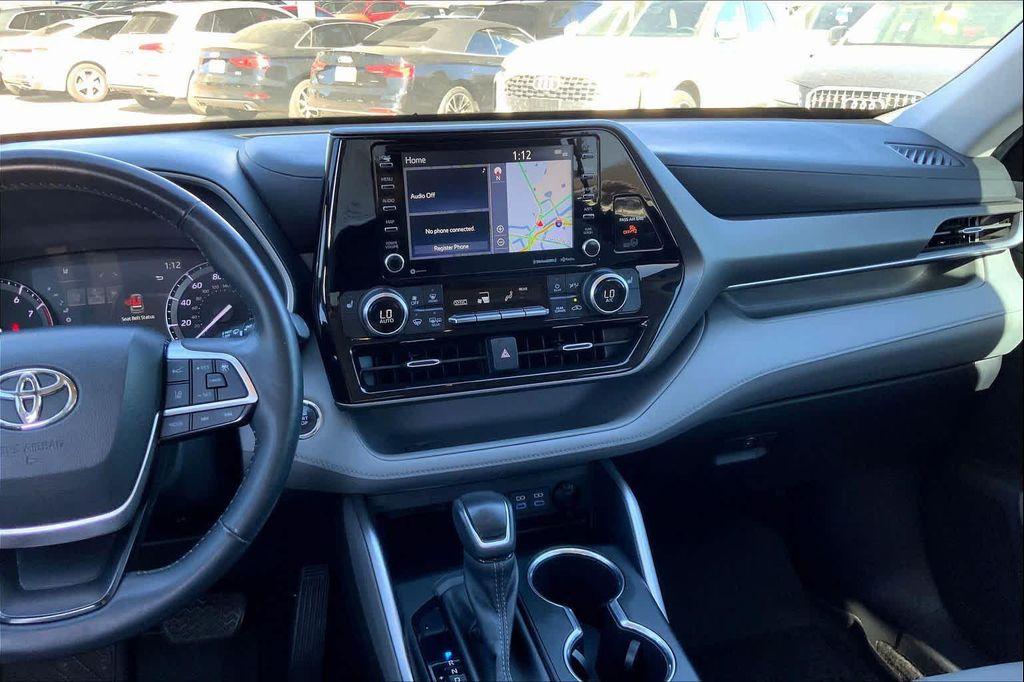 used 2022 Toyota Highlander car, priced at $35,760