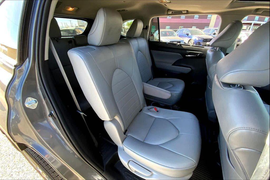 used 2022 Toyota Highlander car, priced at $35,760