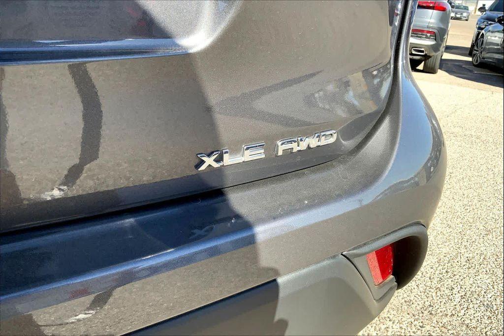 used 2022 Toyota Highlander car, priced at $35,760