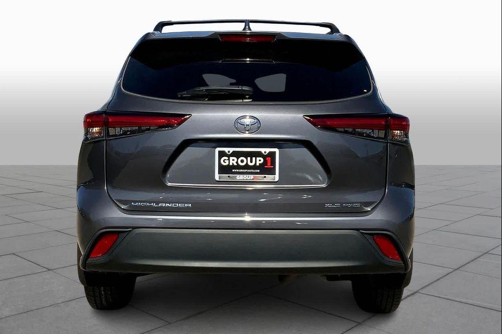 used 2022 Toyota Highlander car, priced at $35,760