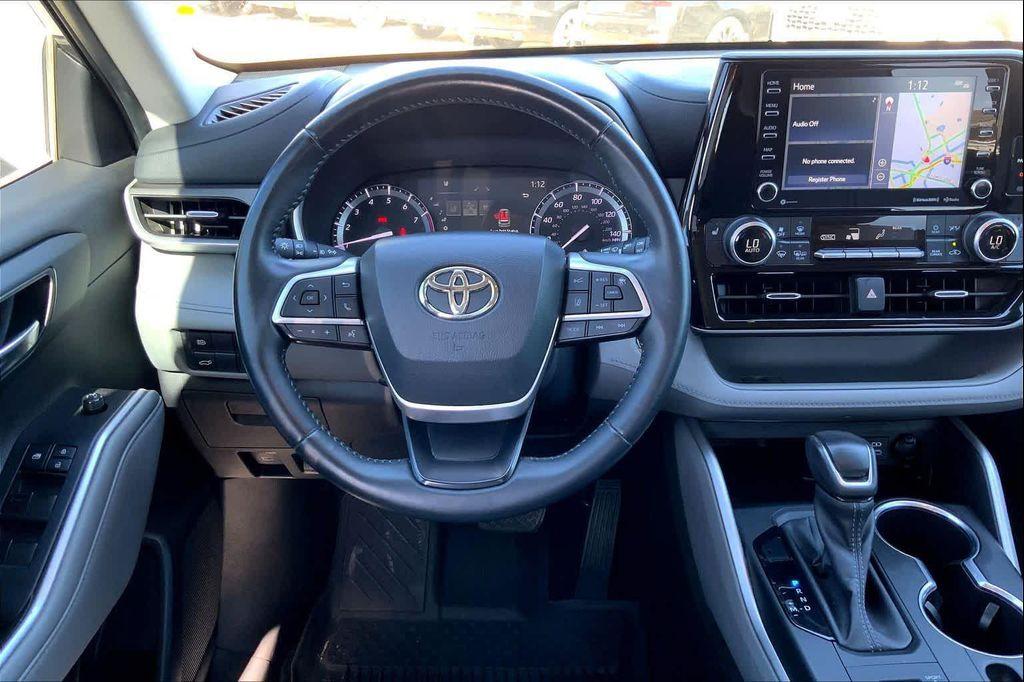 used 2022 Toyota Highlander car, priced at $35,760