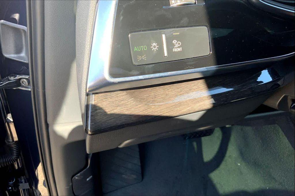 new 2026 Audi Q7 car, priced at $74,523