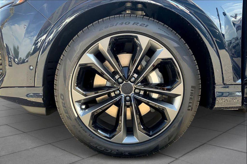 new 2026 Audi Q7 car, priced at $74,523