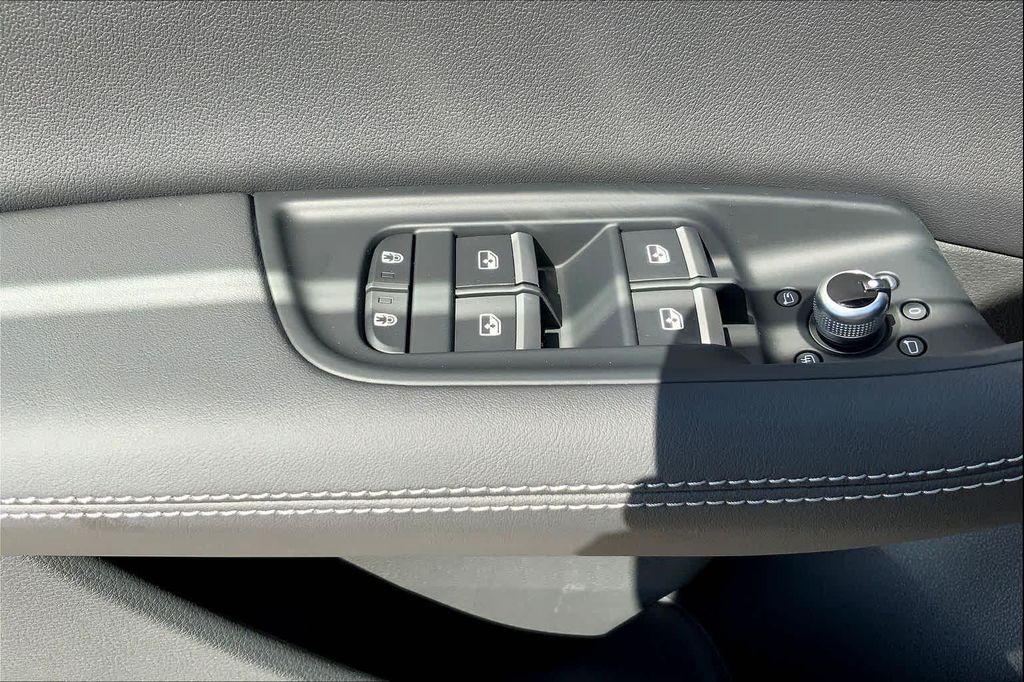 new 2026 Audi Q7 car, priced at $74,523