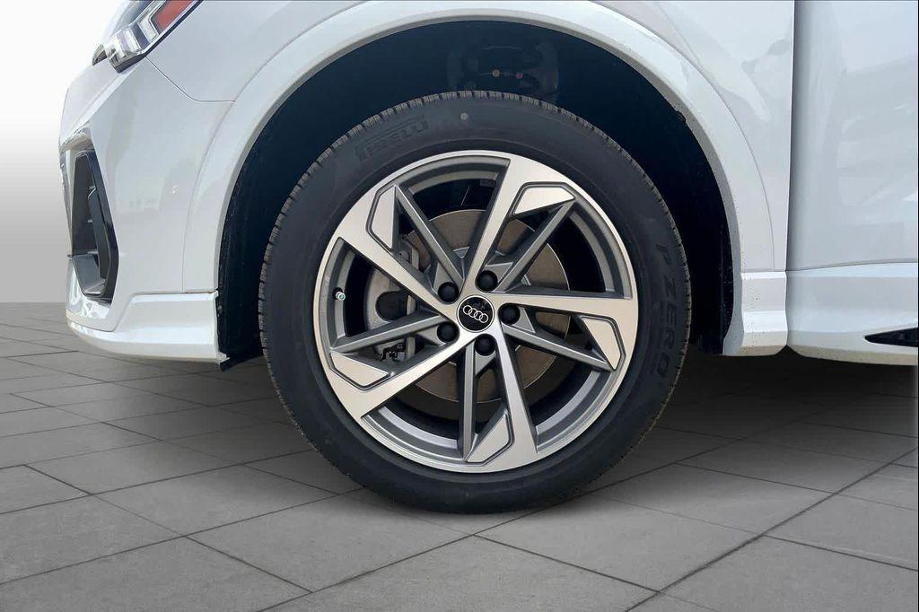 new 2025 Audi Q3 car, priced at $41,857
