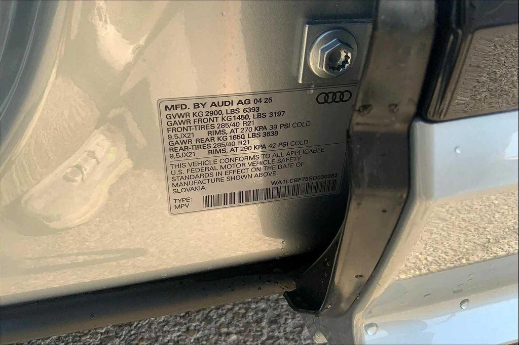 new 2025 Audi Q7 car, priced at $66,937