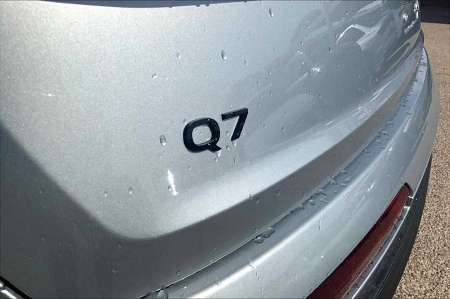 new 2025 Audi Q7 car, priced at $70,460