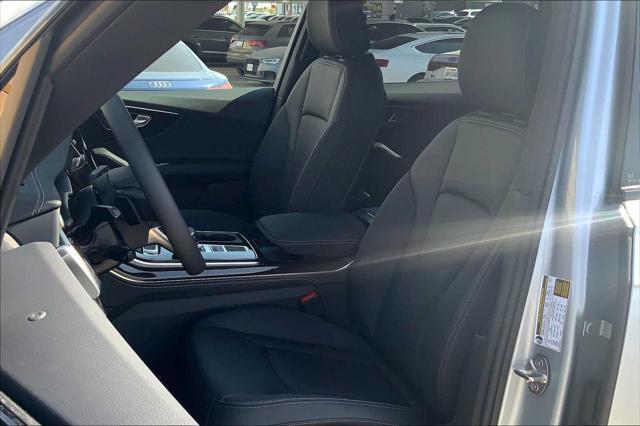 new 2025 Audi Q7 car, priced at $70,460
