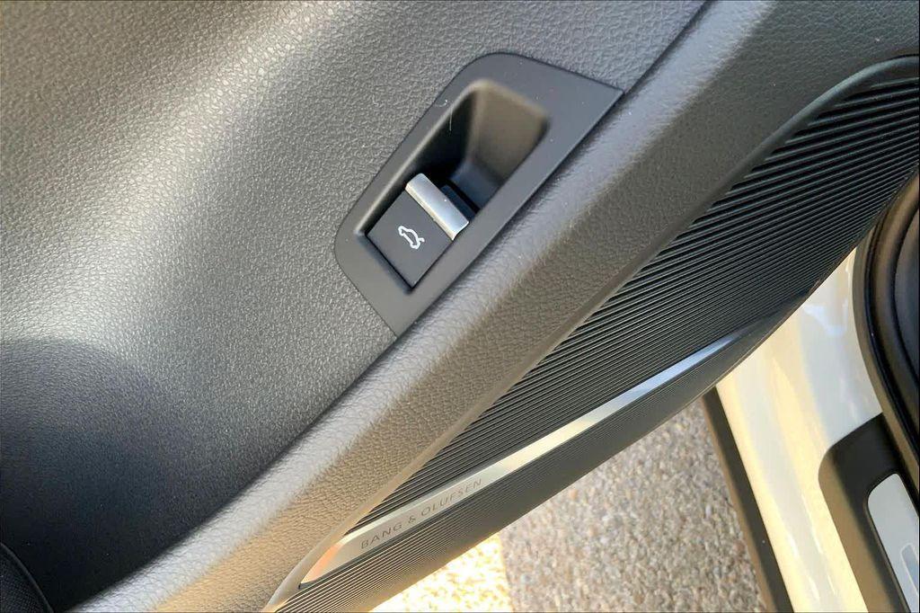 new 2026 Audi Q7 car, priced at $74,233